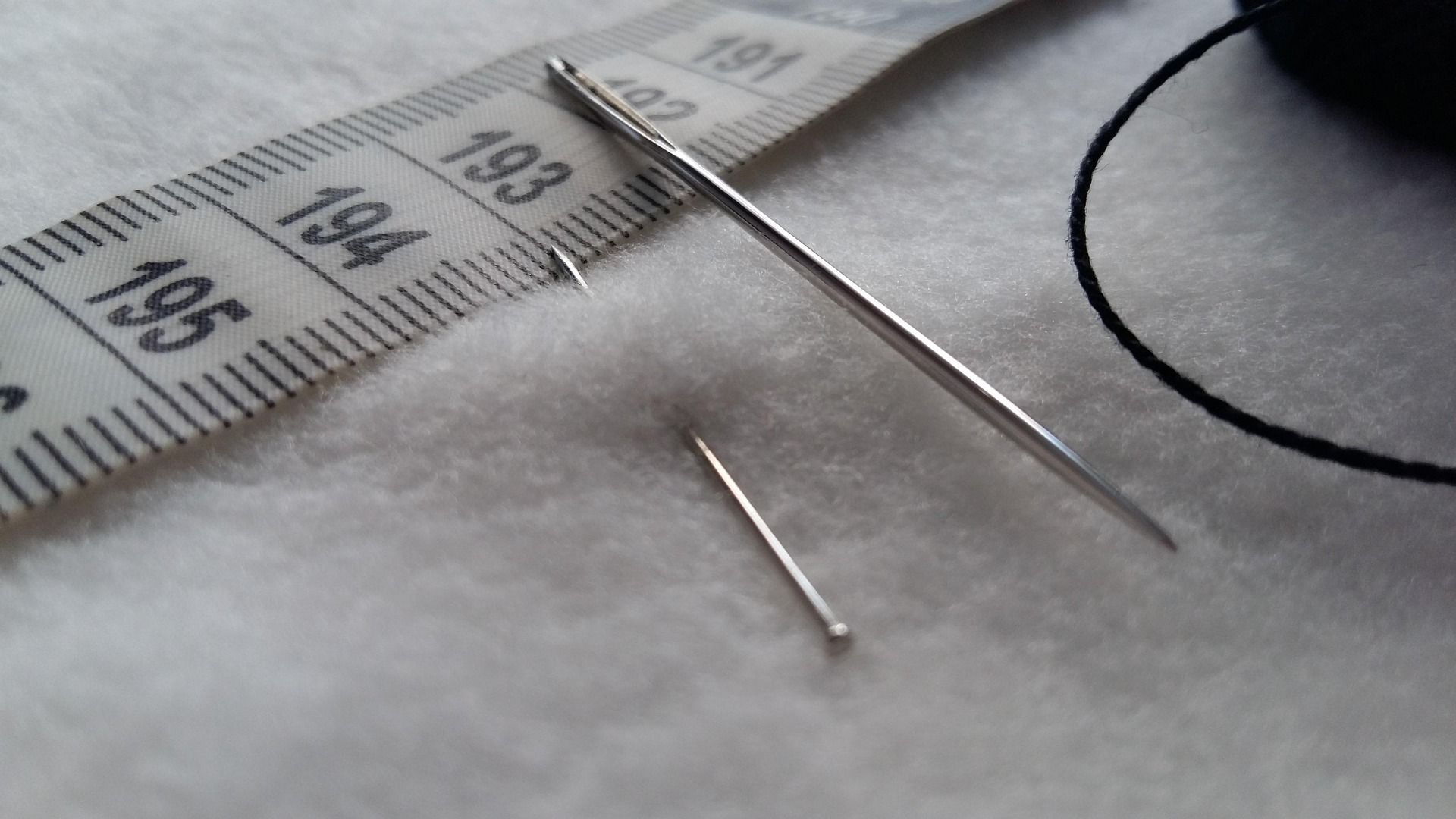 Rétrécissement des textiles – pourquoi les tissus rétrécissent au lavage et comment nous garantissons un ajustement parfait